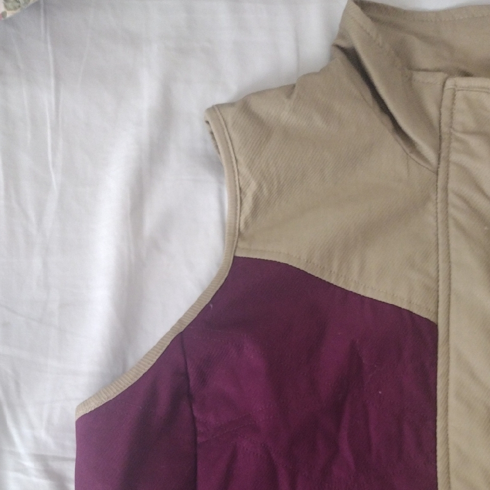 Magellan Outdoors Women's Vest - Plum and Khaki - Picture 5 of 16